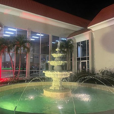 Quality Inn & Suites Conference Center New Port Richey Exteriör bild
