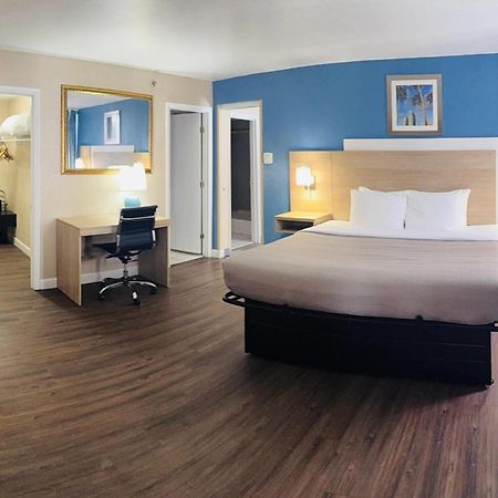 Quality Inn & Suites Conference Center New Port Richey Exteriör bild