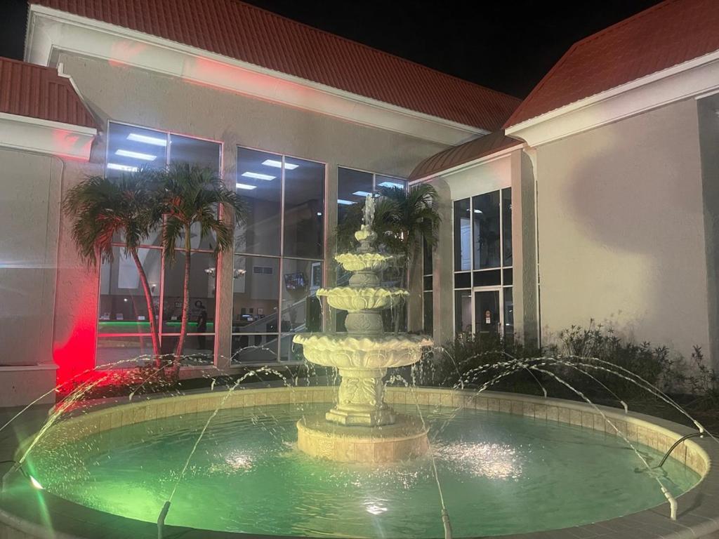 Quality Inn & Suites Conference Center New Port Richey Exteriör bild